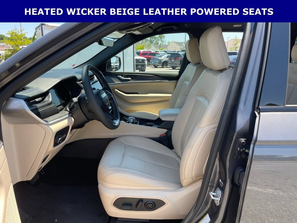 Certified 2025 Jeep Grand Cherokee Limited AWD/4WD image 4