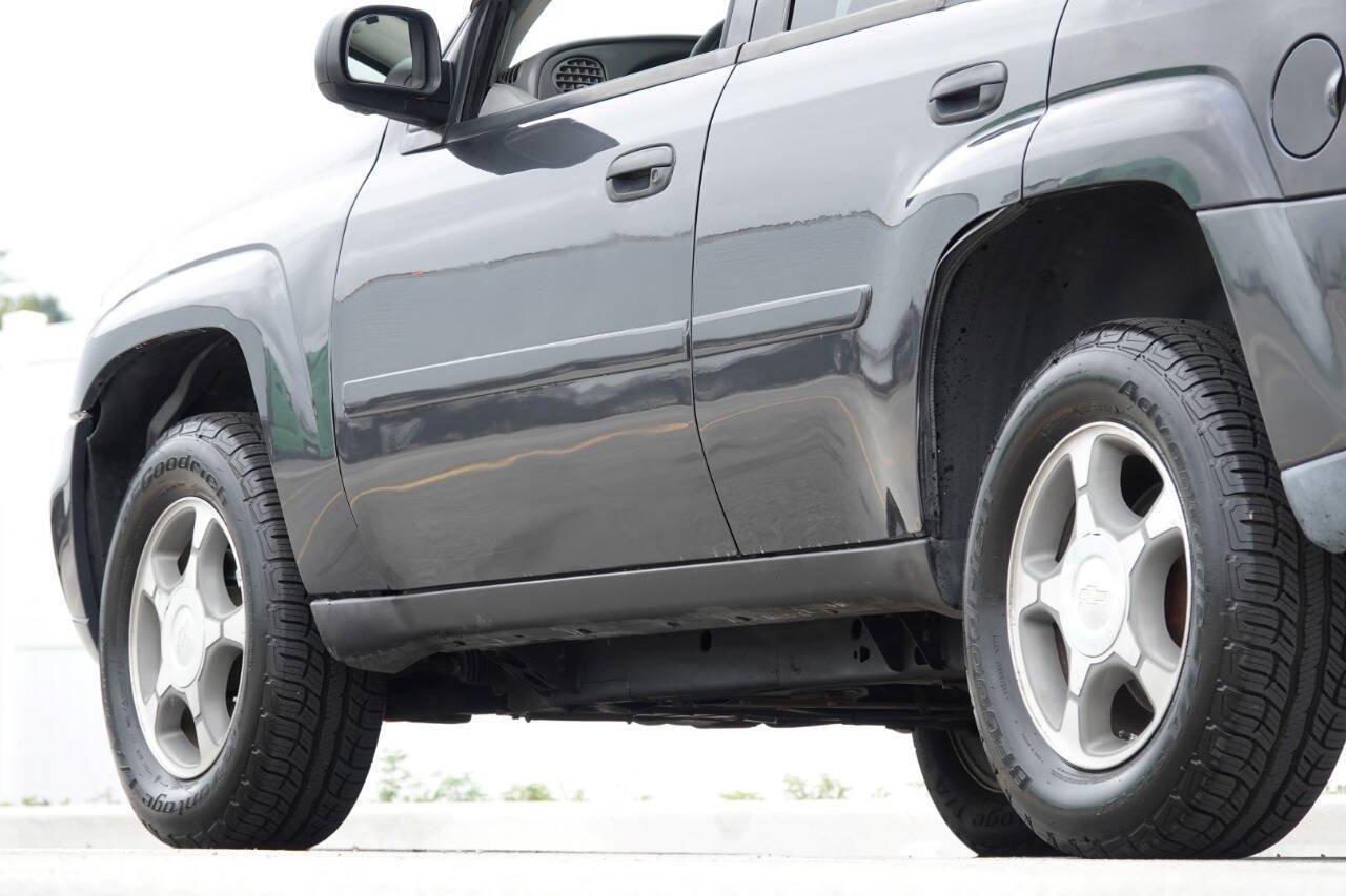 Used 2007 Chevrolet TrailBlazer LS w/ LS Preferred Equipment Group AWD/4WD image 13
