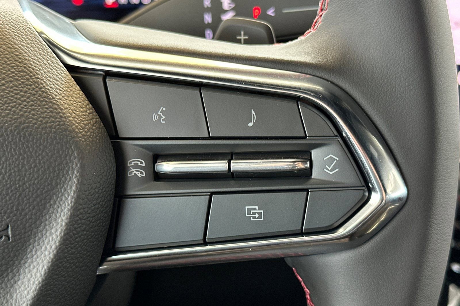 New 2026 Chevrolet Suburban RST image 30