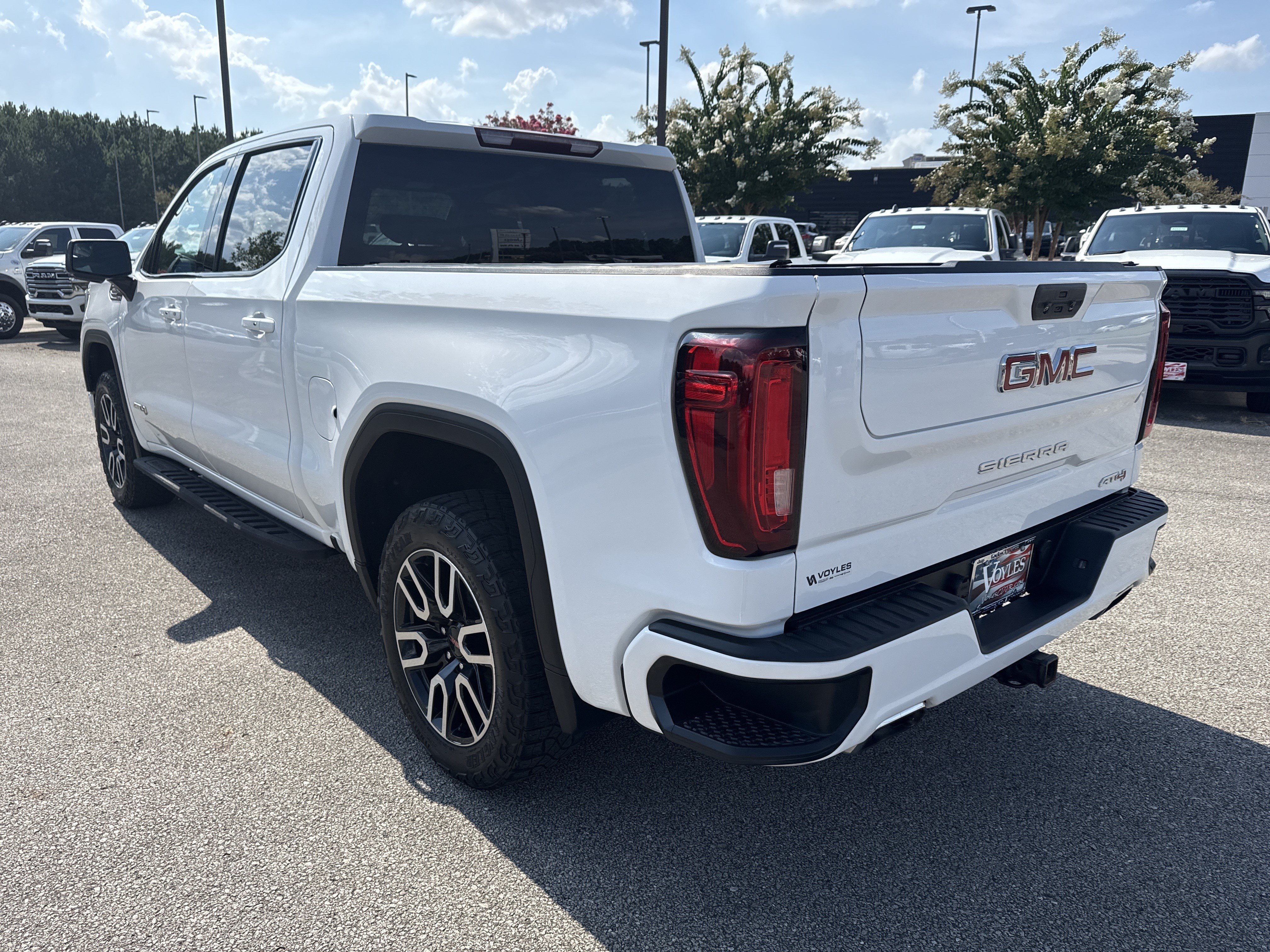 Used 2021 GMC Sierra 1500 AT4 AWD/4WD image 5