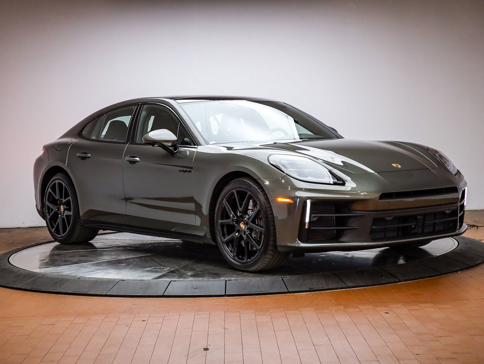 Used 2026 Porsche Panamera 4 image 14