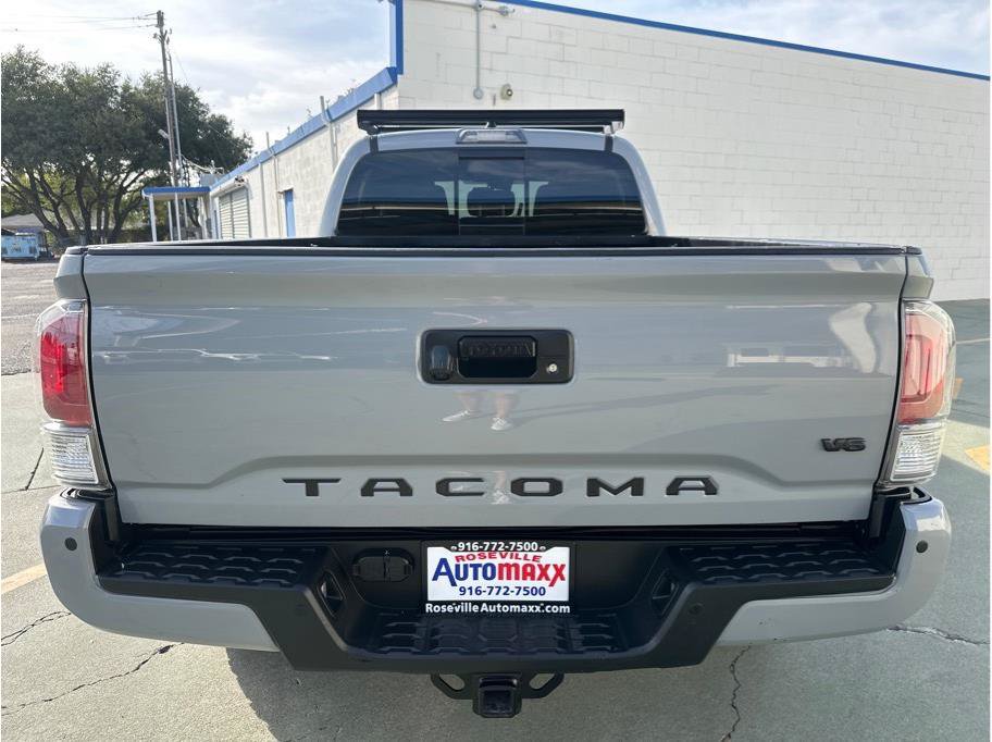 Used 2020 Toyota Tacoma TRD Off-Road w/ Technology Package AWD/4WD image 10