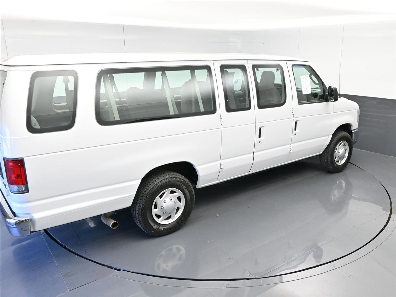Used 2014 Ford E-350 and Econoline 350 XLT RWD image 23