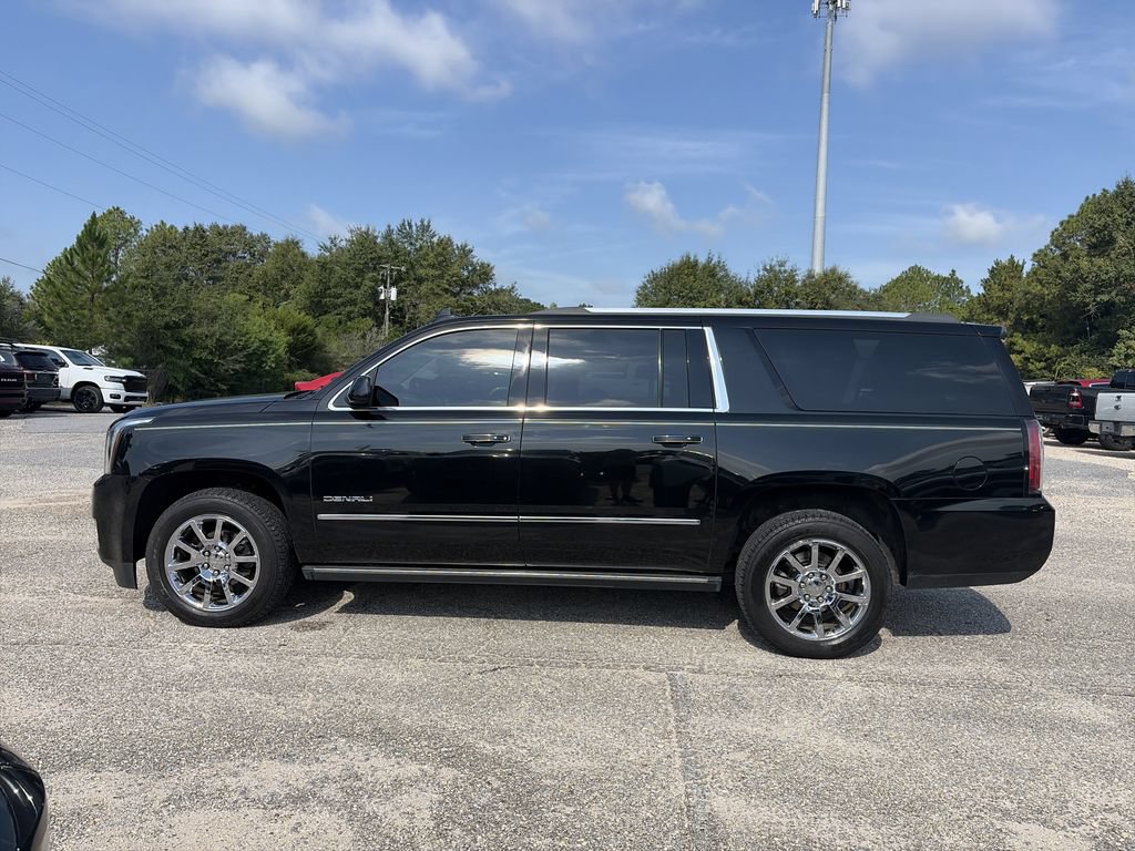 Used 2017 GMC Yukon XL Denali w/ Open Road Package AWD/4WD image 3