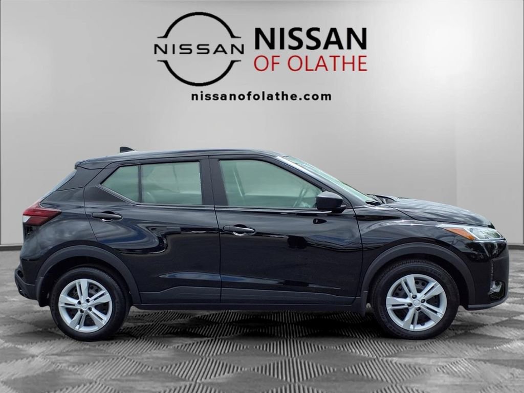 Certified 2025 Nissan Kicks Play S FWD image 29
