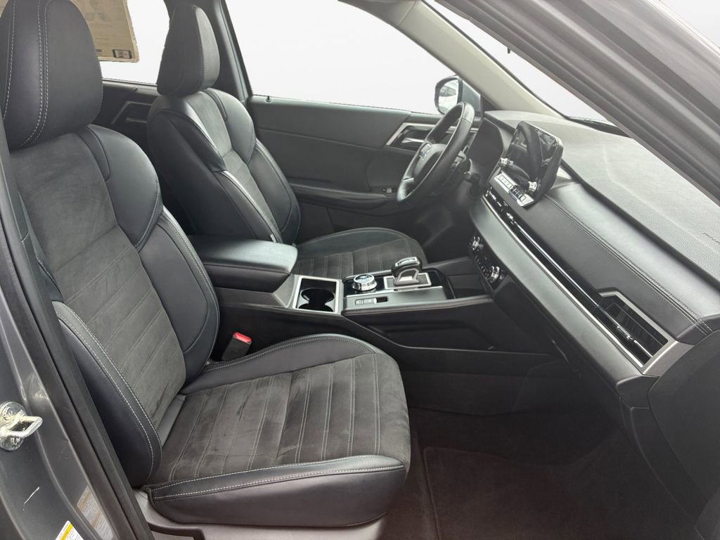 Used 2024 Mitsubishi Outlander SE image 24