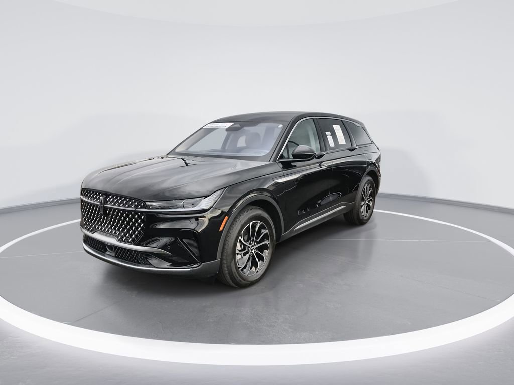 Used 2025 Lincoln Nautilus Premier image 4