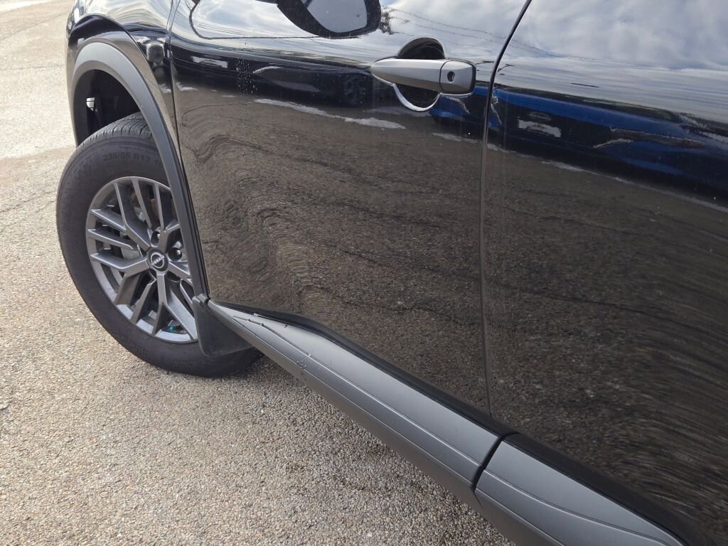 Used 2025 Nissan Rogue S image 16