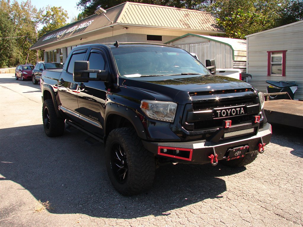 Used 2017 Toyota Tundra Limited image 2