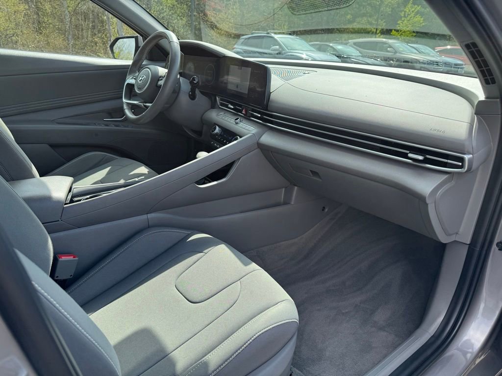 Certified 2023 Hyundai Elantra SEL w/ Convenience Package FWD image 18