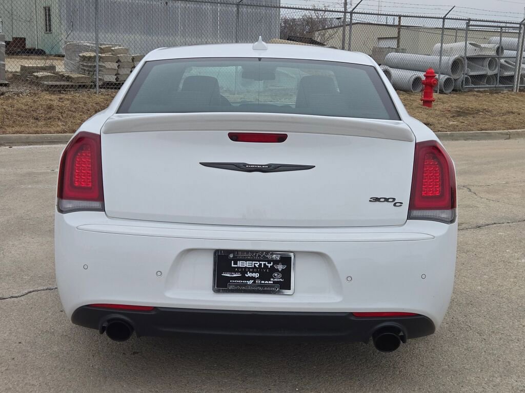 Used 2023 Chrysler 300 C image 13