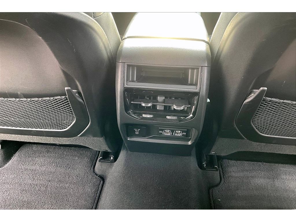 Certified 2025 Jeep Grand Cherokee Altitude image 31