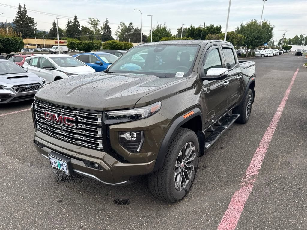 Used 2024 GMC Canyon Denali AWD/4WD image 3