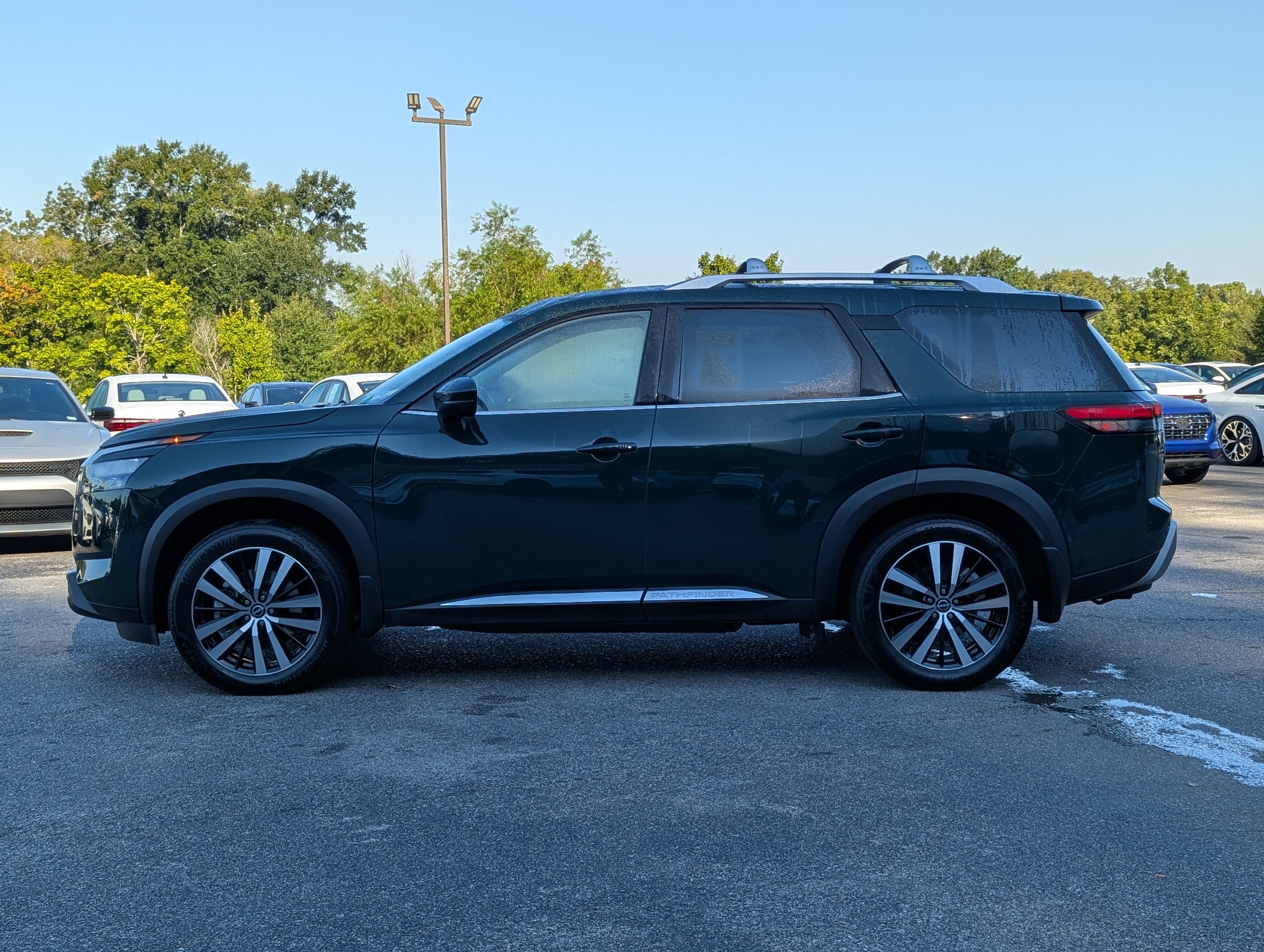 Used 2025 Nissan Pathfinder Platinum w/ Cargo Package FWD image 6