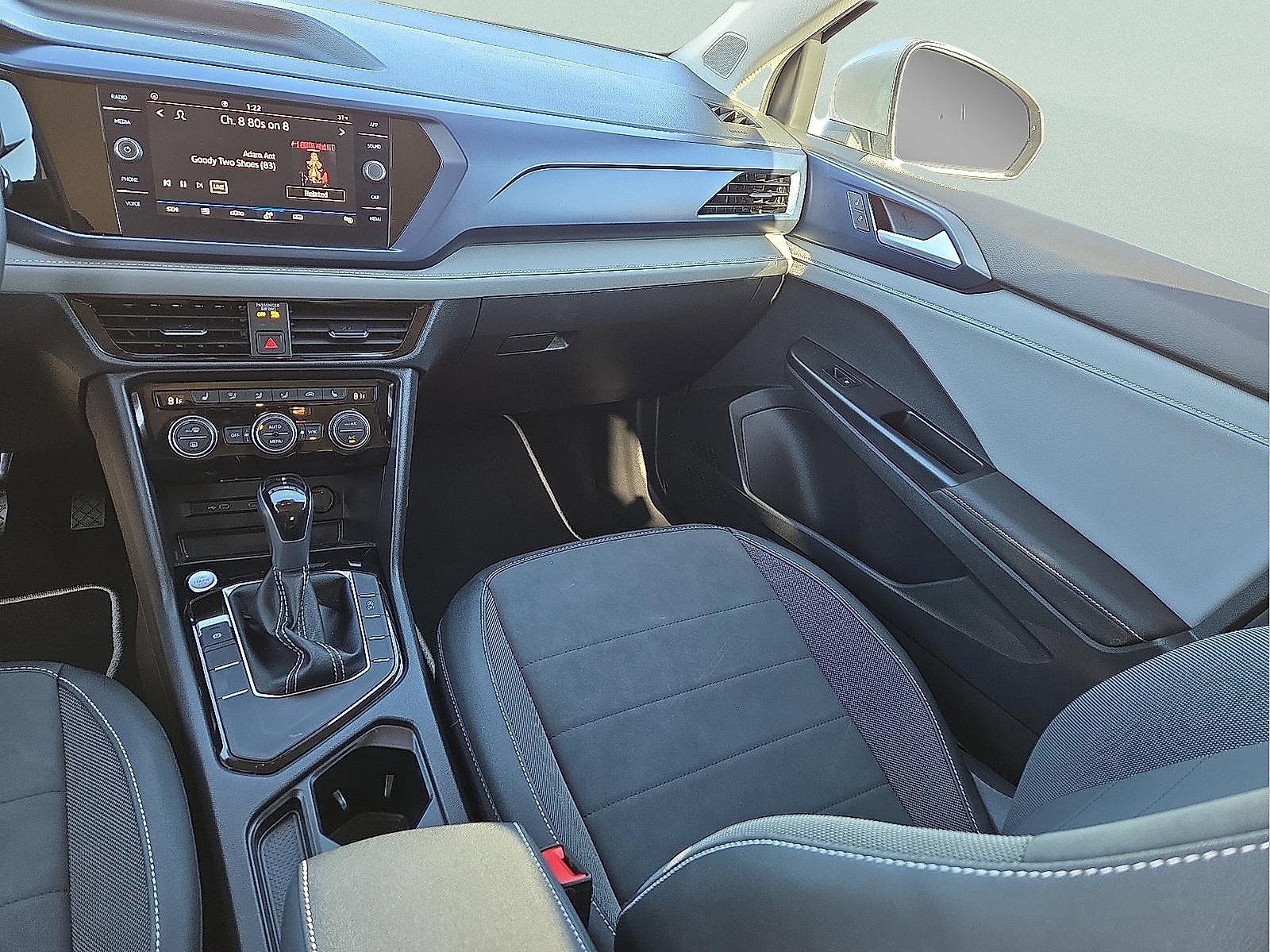 Used 2024 Volkswagen Taos SE image 12