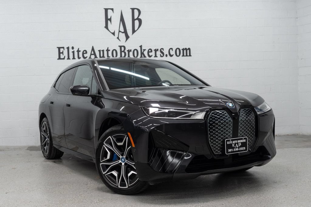 Used 2024 BMW iX xDrive50 w/ Premium Package AWD/4WD image 50