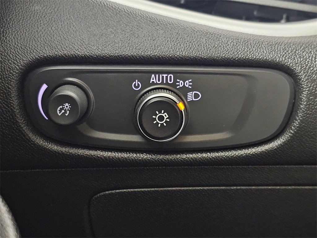 Used 2023 Chevrolet Malibu LT image 35