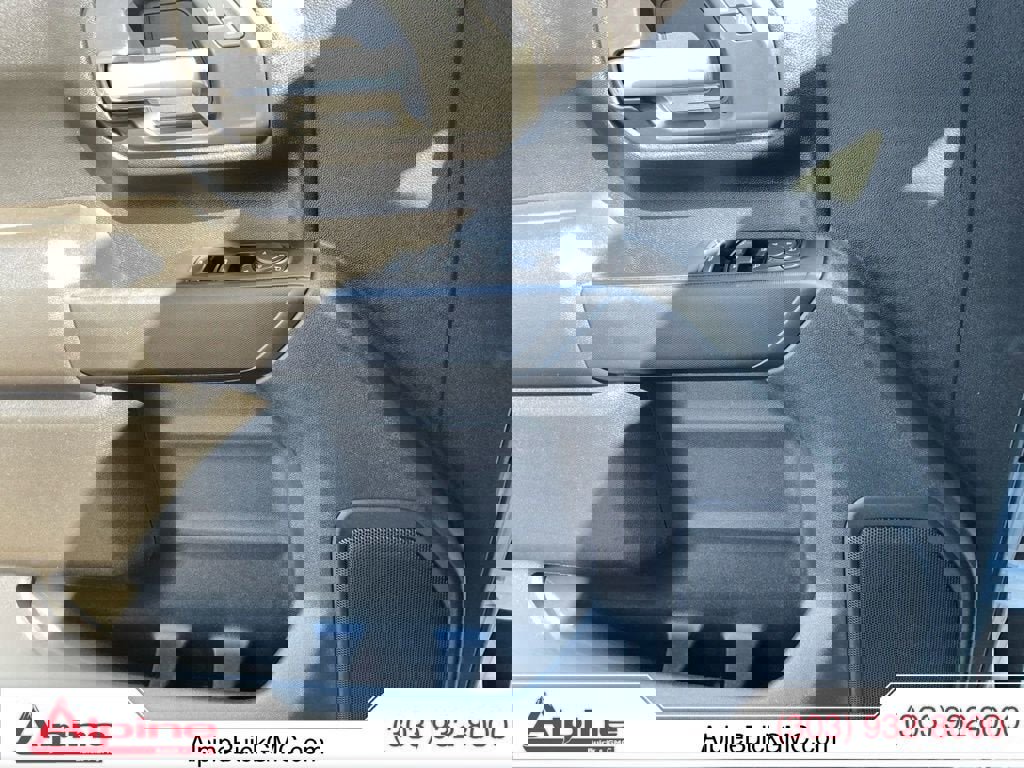 Used 2024 GMC Sierra 2500 Pro image 18