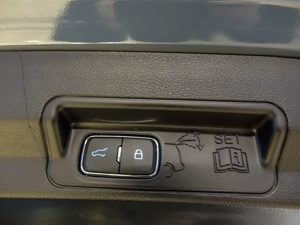 Used 2025 Ford Explorer ST AWD/4WD image 24
