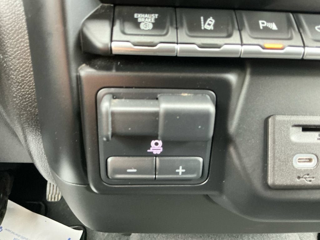 Used 2022 Chevrolet Silverado 2500 LTZ w/ Safety Package AWD/4WD image 20