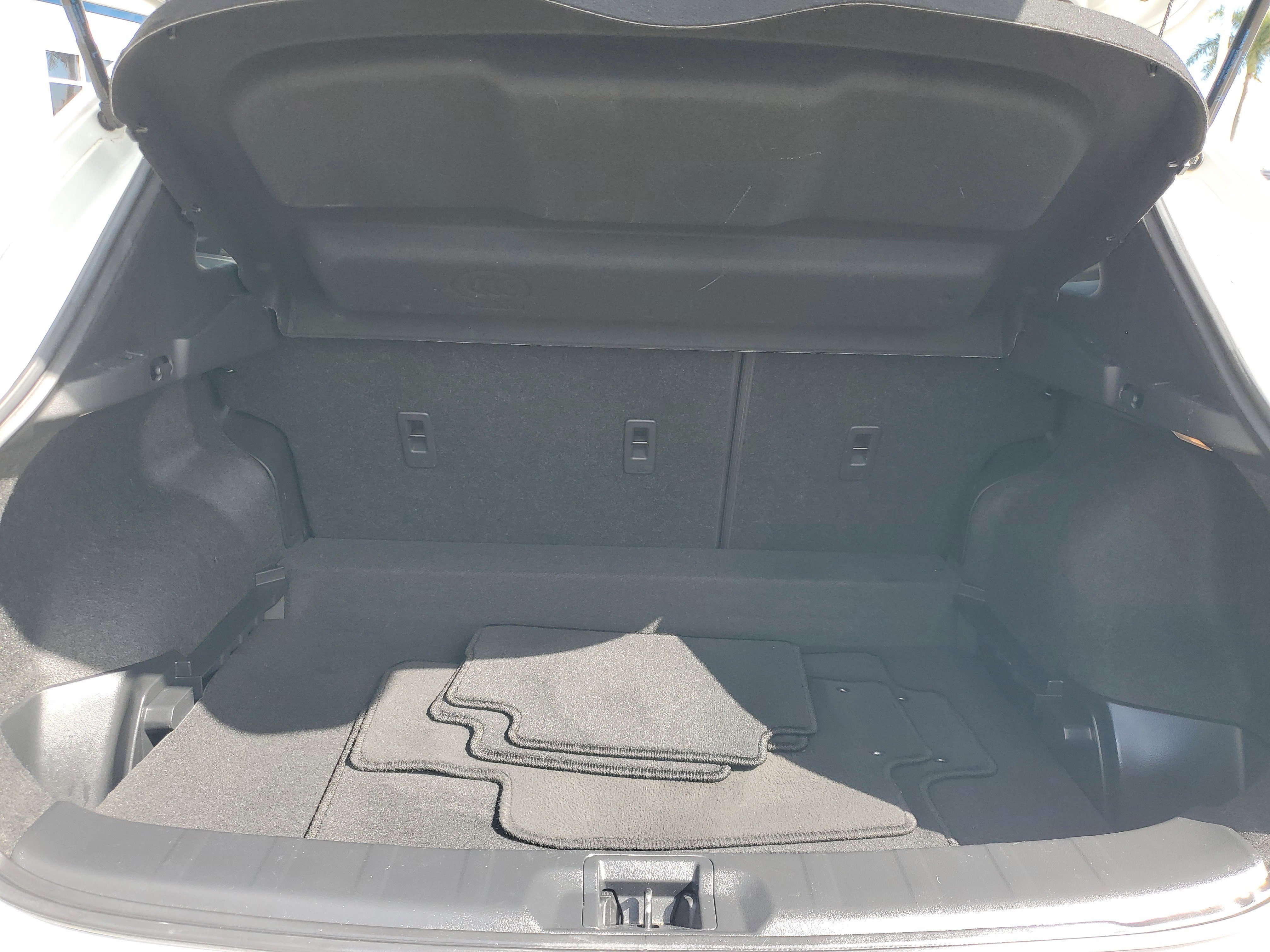 Used 2020 Nissan Rogue Sport S image 10