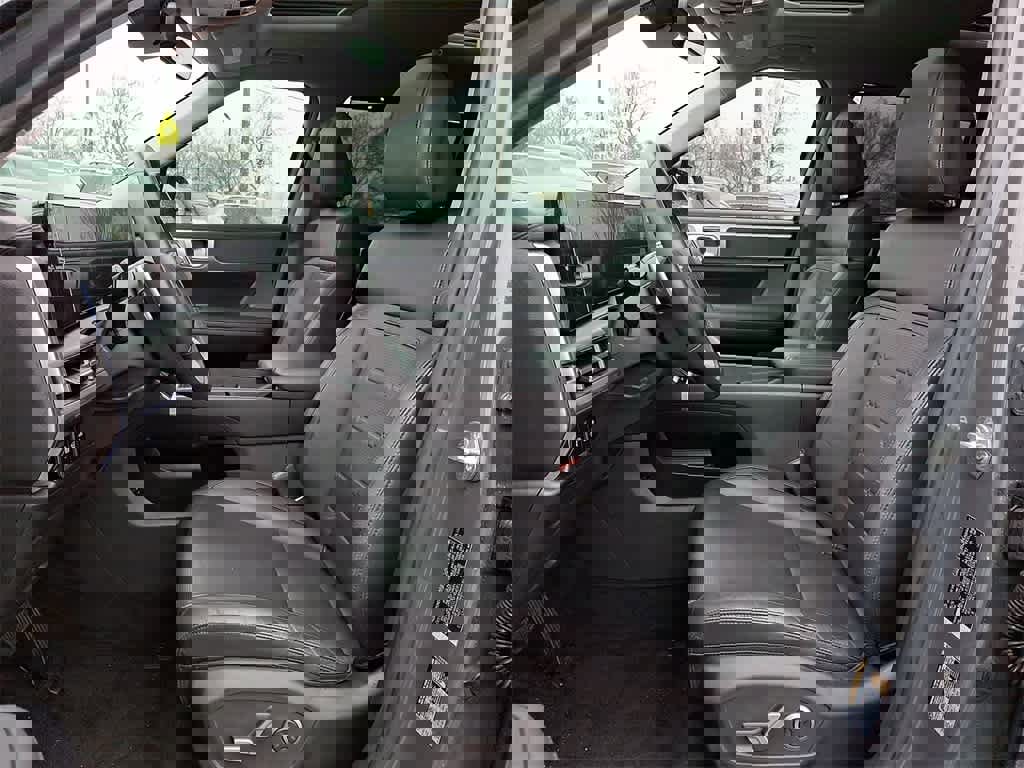 Used 2025 Hyundai Santa Fe Limited image 14