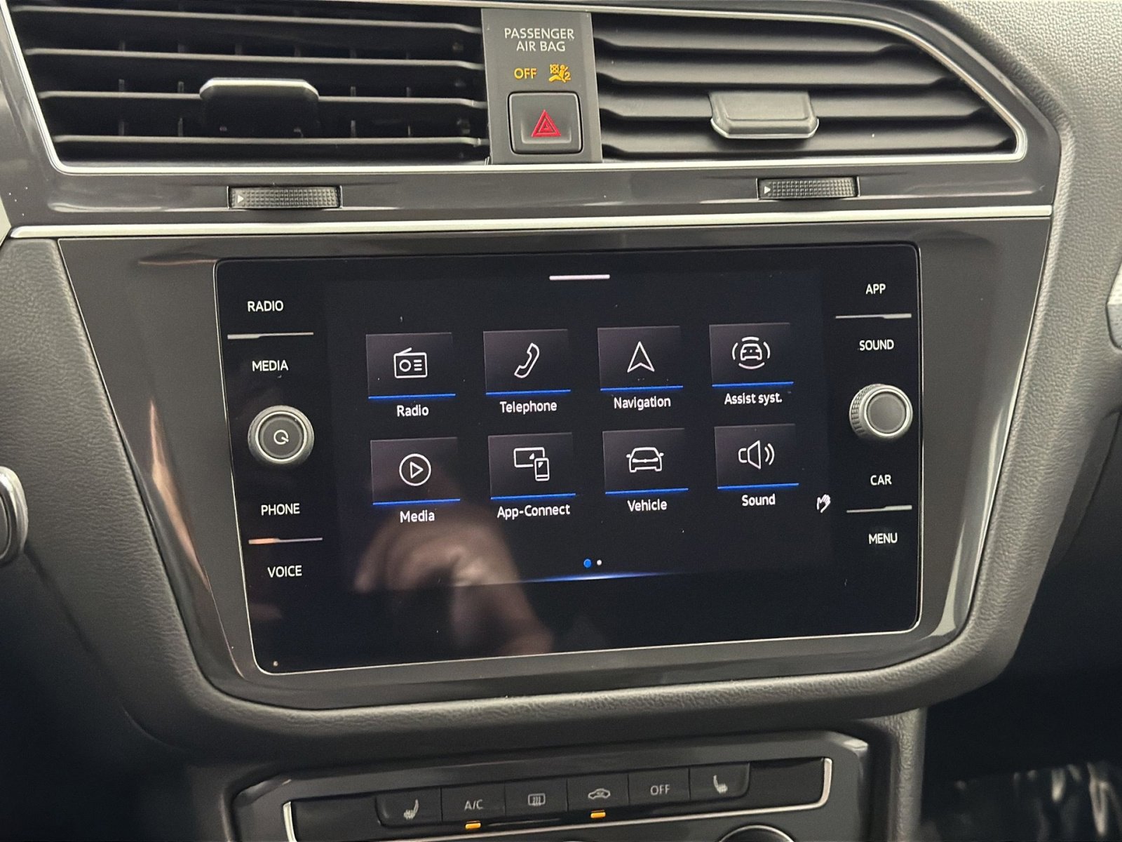 Used 2024 Volkswagen Tiguan S image 20