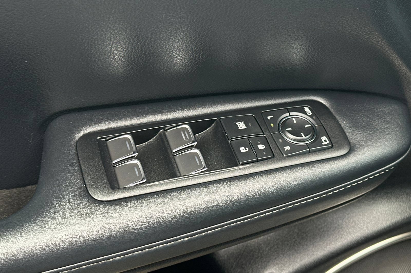 Used 2022 Lexus RX 450h AWD w/ Premium Package image 12