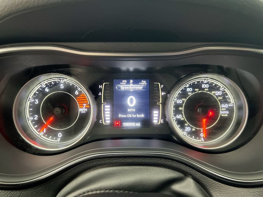 Used 2021 Jeep Cherokee Latitude AWD/4WD image 12