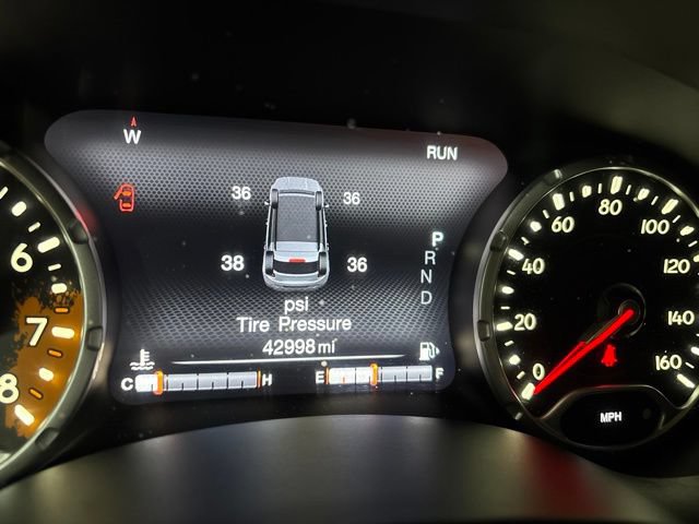 Used 2017 Jeep Renegade Trailhawk AWD/4WD image 33