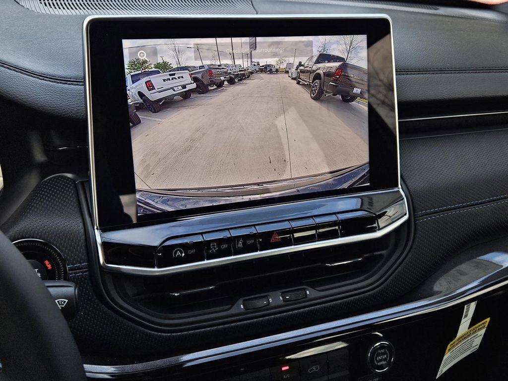 New 2026 Jeep Compass Latitude image 18