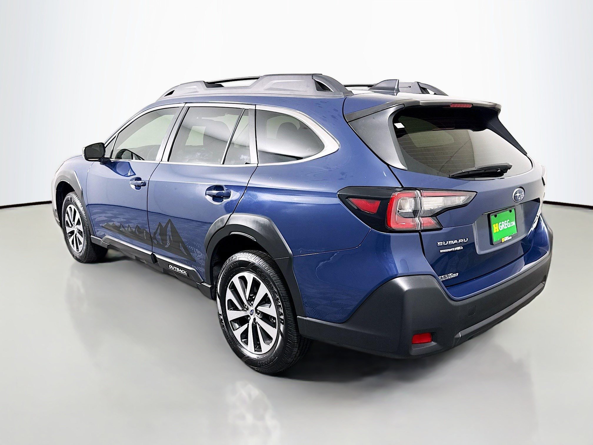Used 2025 Subaru Outback AWD/4WD image 7