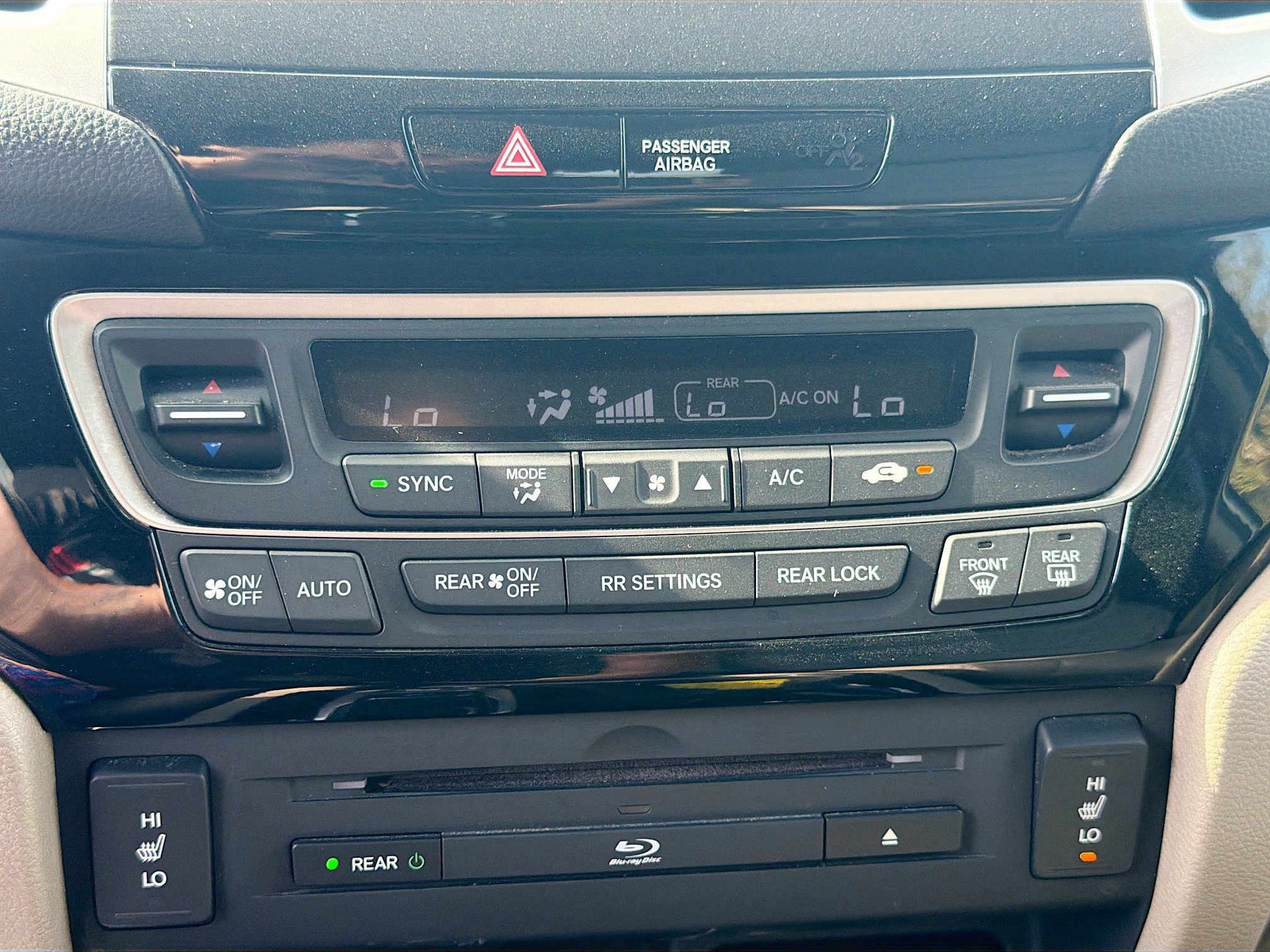 Used 2016 Honda Pilot Touring image 32