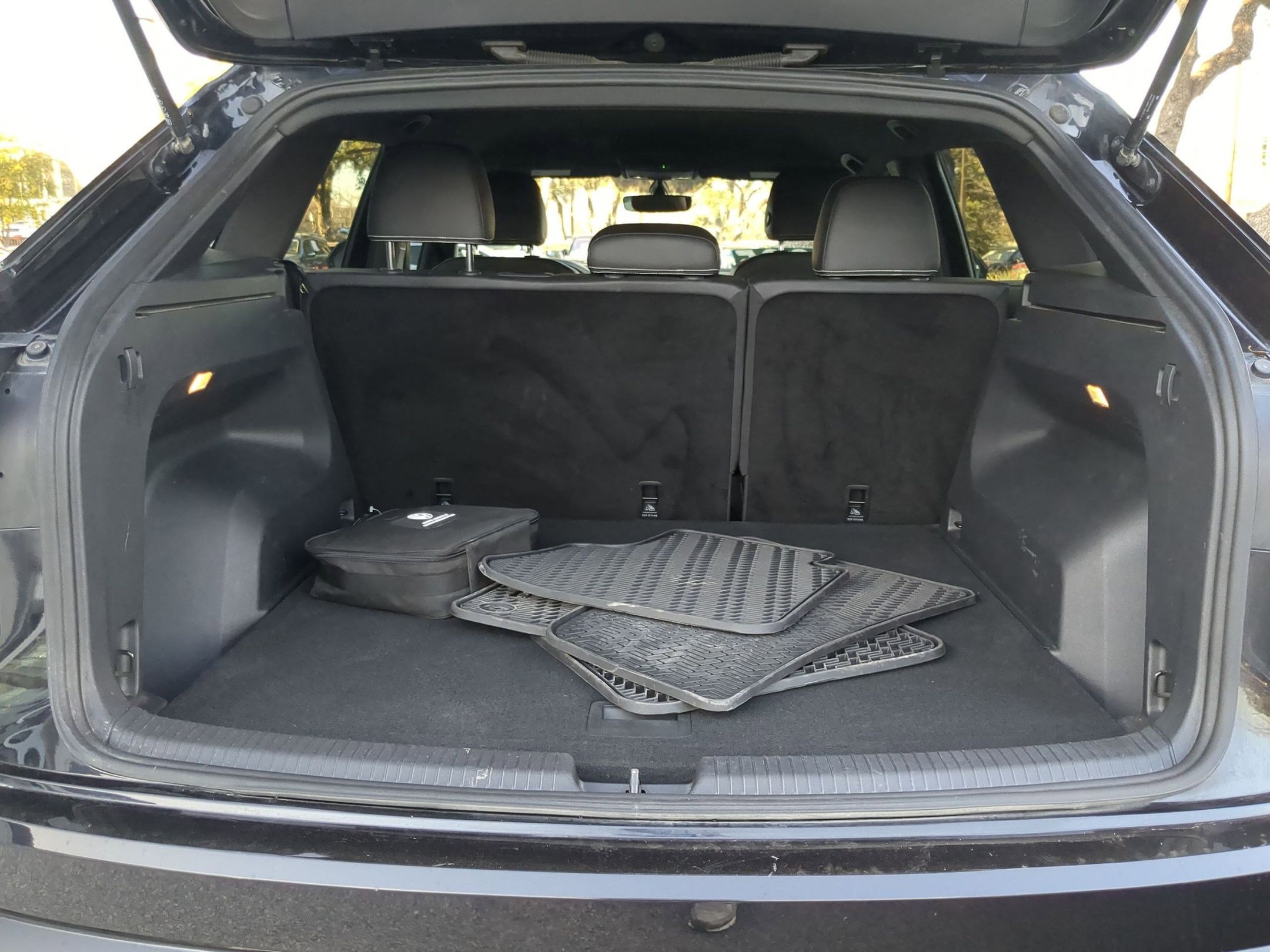 Used 2023 Volkswagen Atlas Cross Sport SE image 21