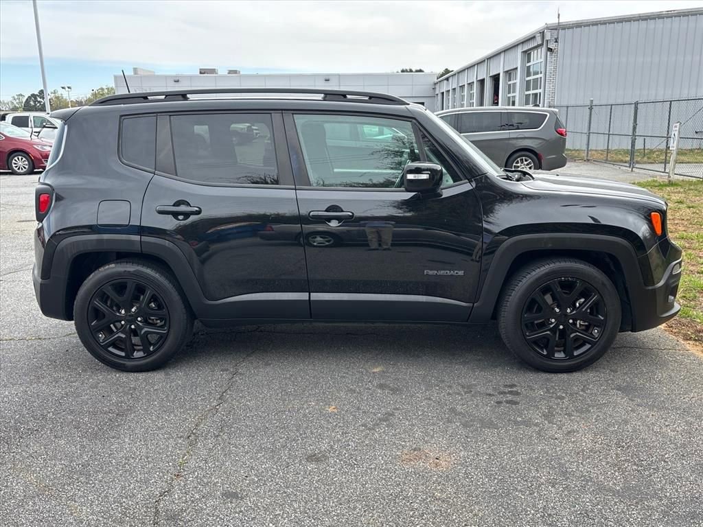 Used 2017 Jeep Renegade Altitude image 7