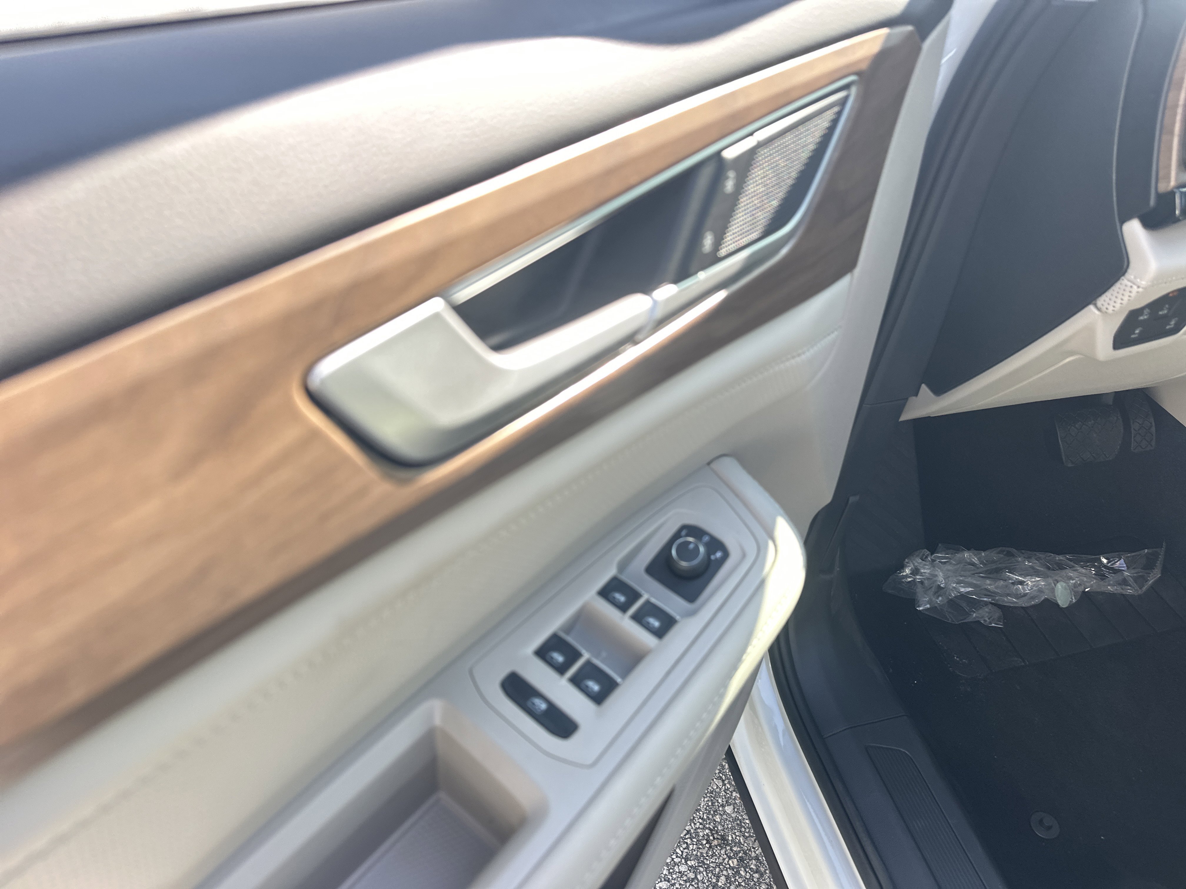 New 2026 Volkswagen Atlas SE image 16