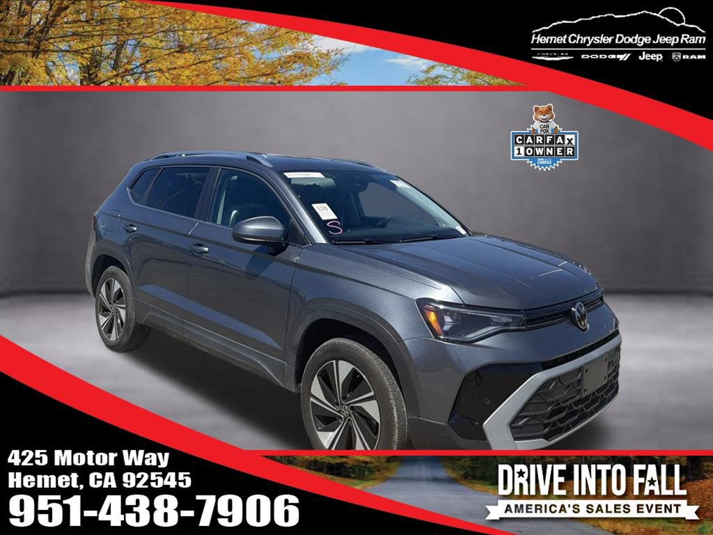 Used 2025 Volkswagen Taos SE AWD/4WD image 1