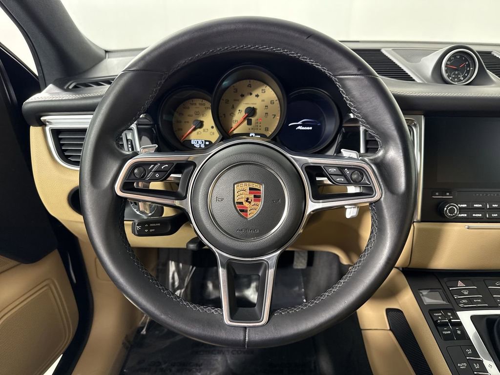 Certified 2018 Porsche Macan image 34