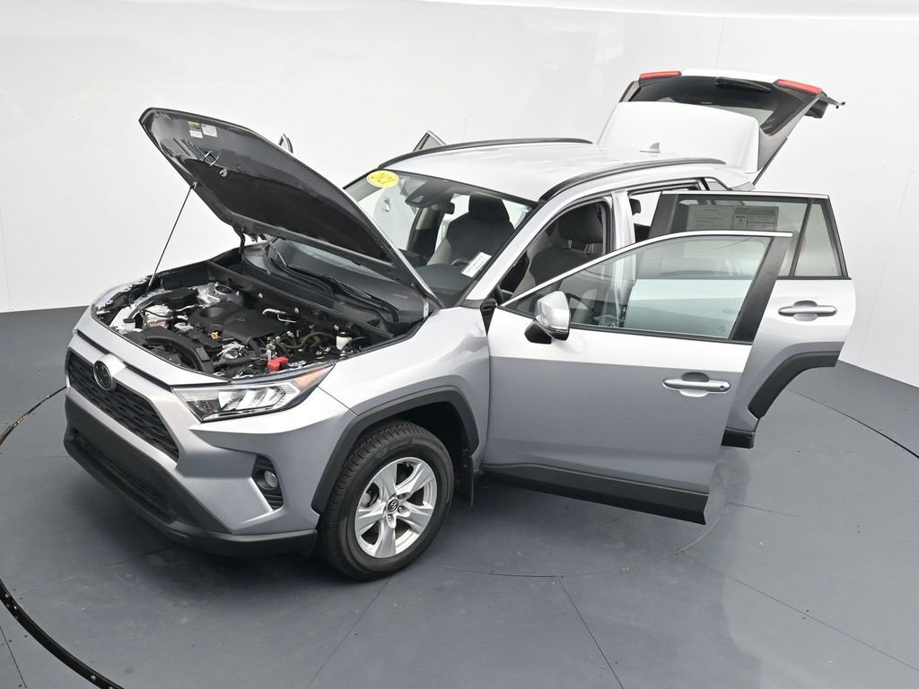 Used 2021 Toyota RAV4 XLE AWD/4WD image 44