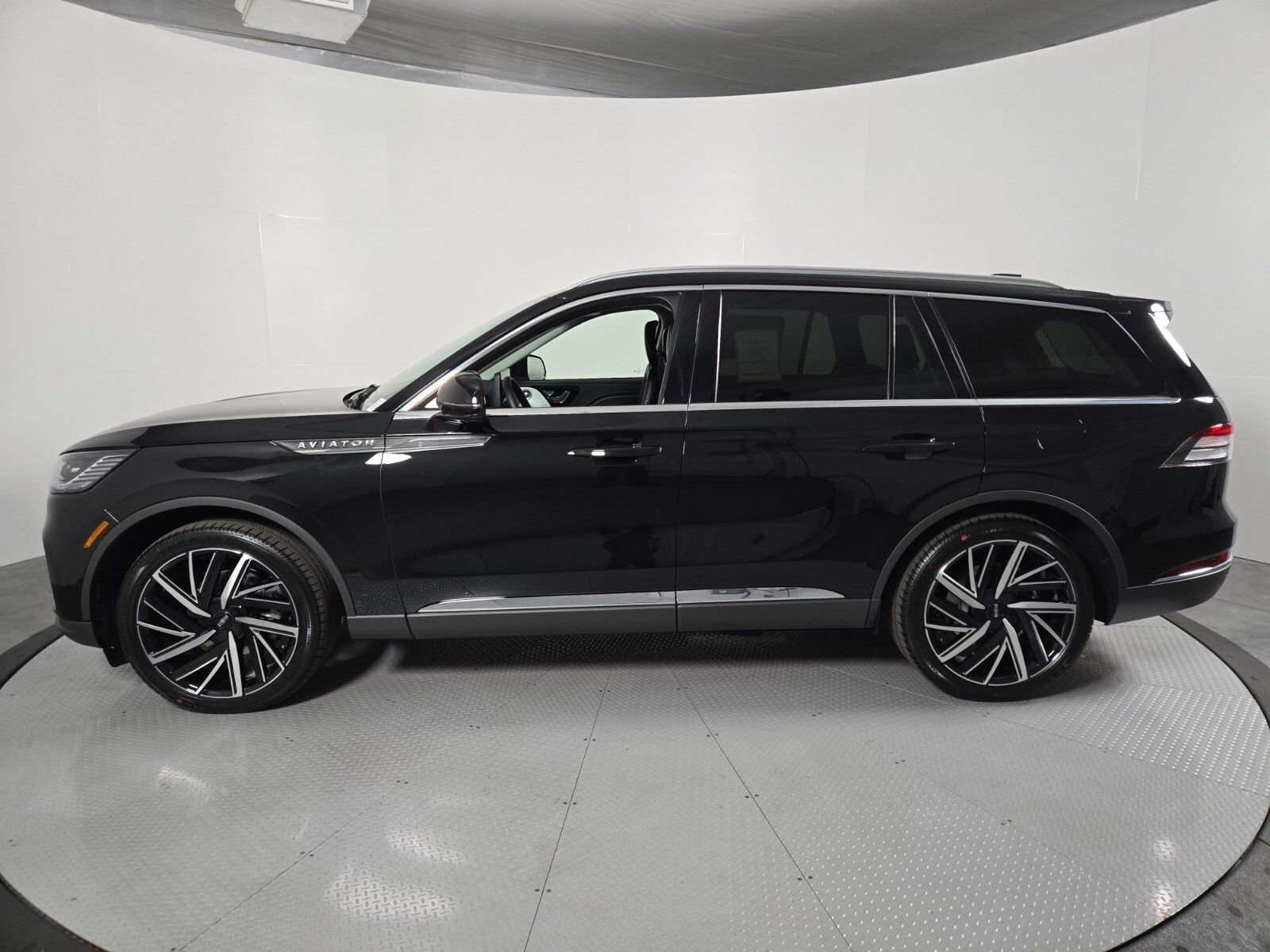 New 2026 Lincoln Aviator Reserve AWD/4WD image 8