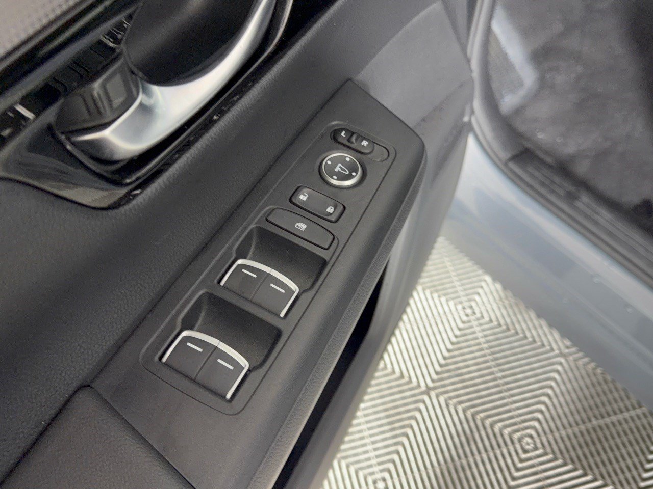Used 2024 Honda CR-V EX-L image 15