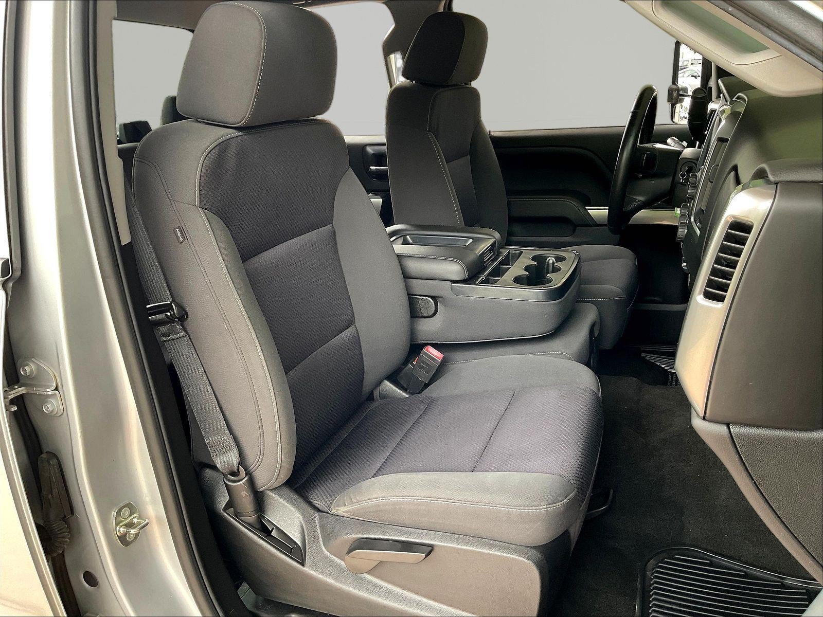Used 2018 Chevrolet Silverado 1500 LT w/ All Star Edition AWD/4WD image 29