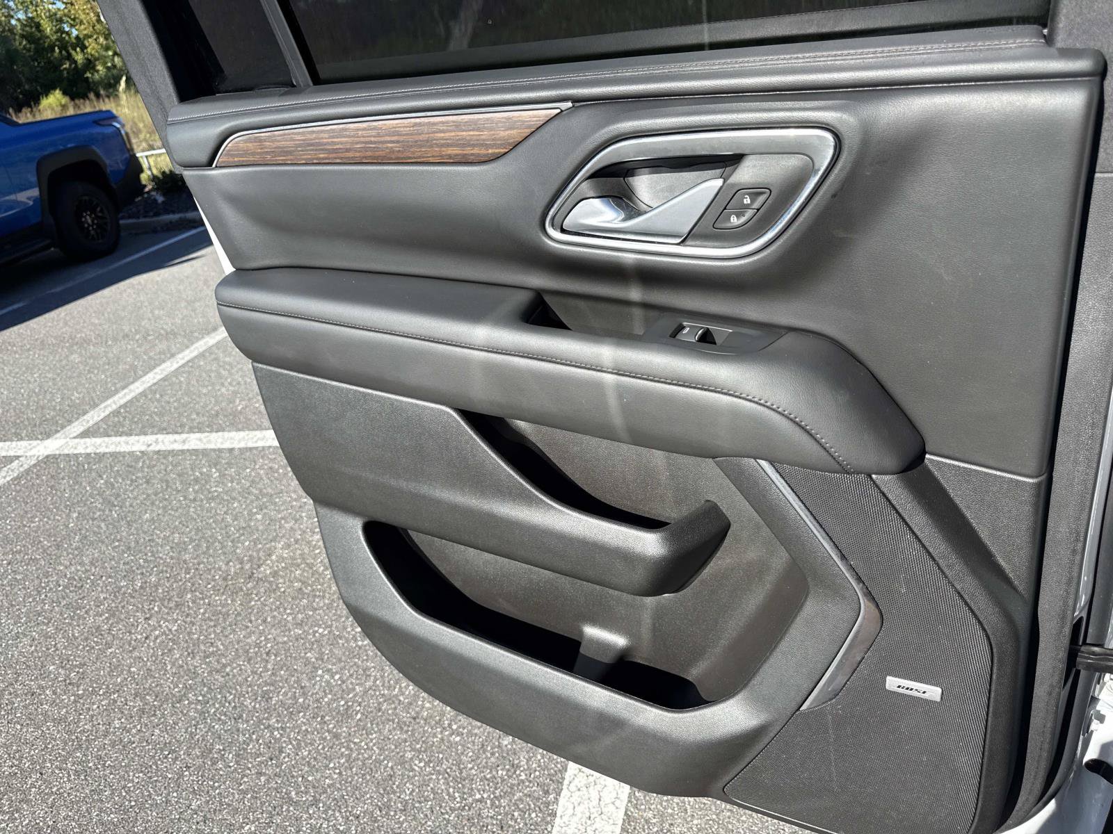 Used 2024 Chevrolet Suburban High Country AWD/4WD image 9