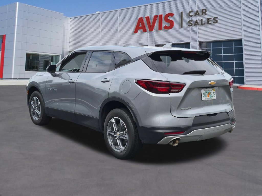 Used 2025 Chevrolet Blazer LT FWD image 9