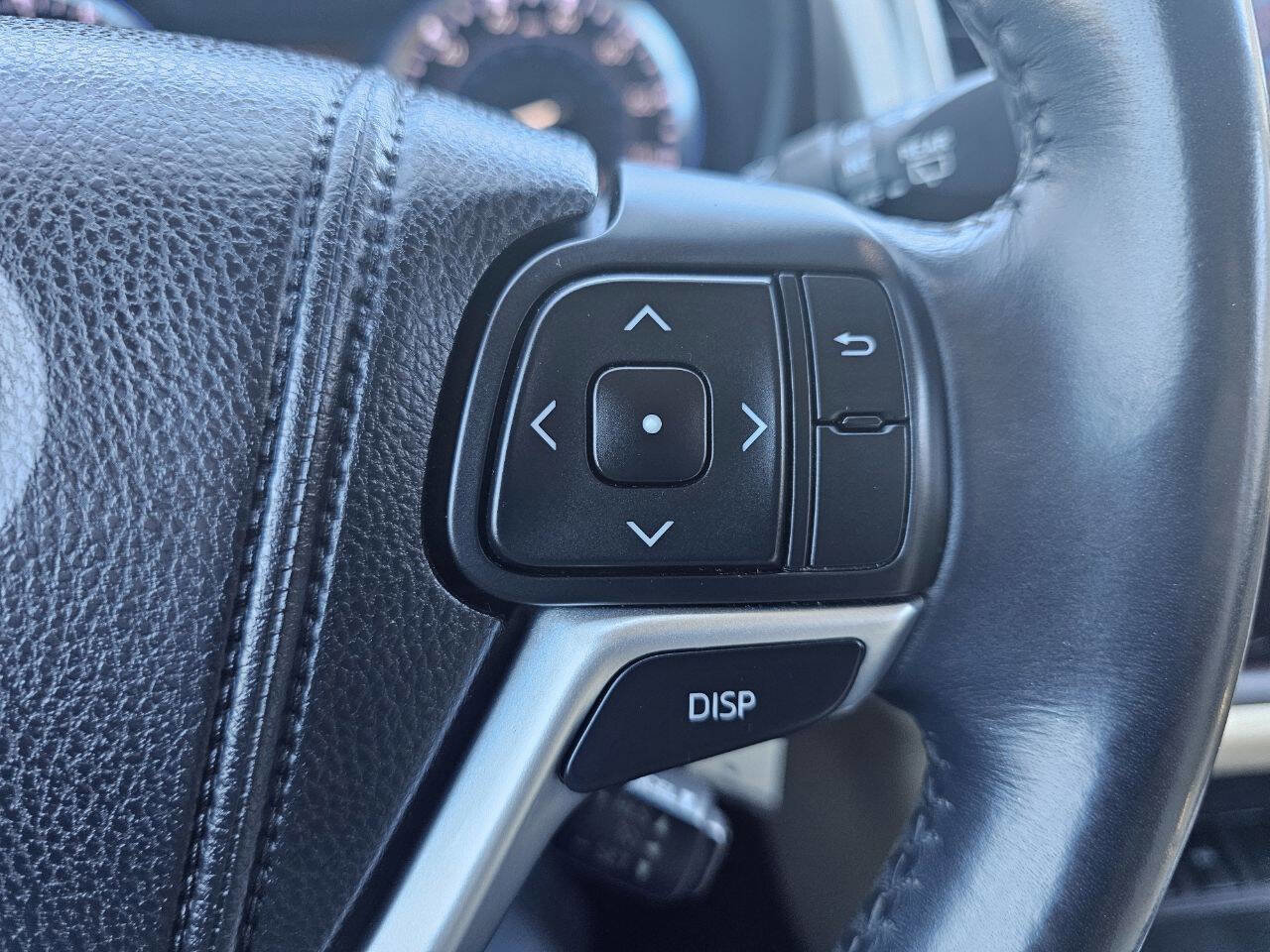 Used 2014 Toyota Highlander Plus FWD image 34