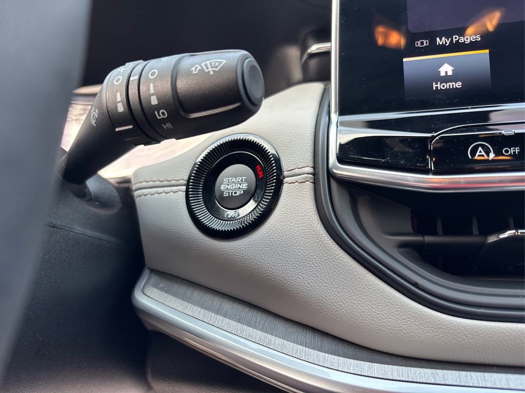 New 2025 Jeep Compass Limited image 27