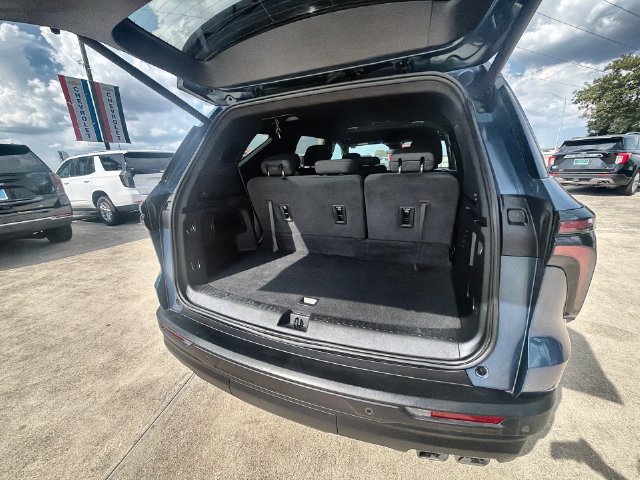Used 2024 Chevrolet Traverse LS w/ Midnight/Sport Edition FWD image 25