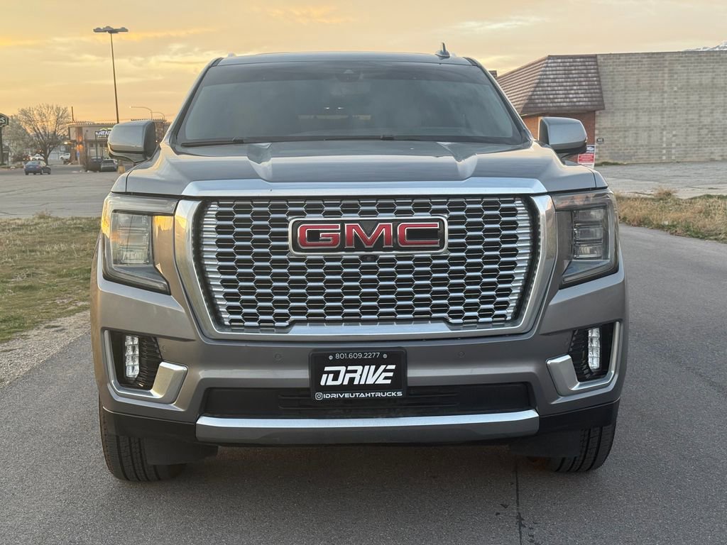 Used 2021 GMC Yukon XL Denali w/ Denali Premium Package image 7