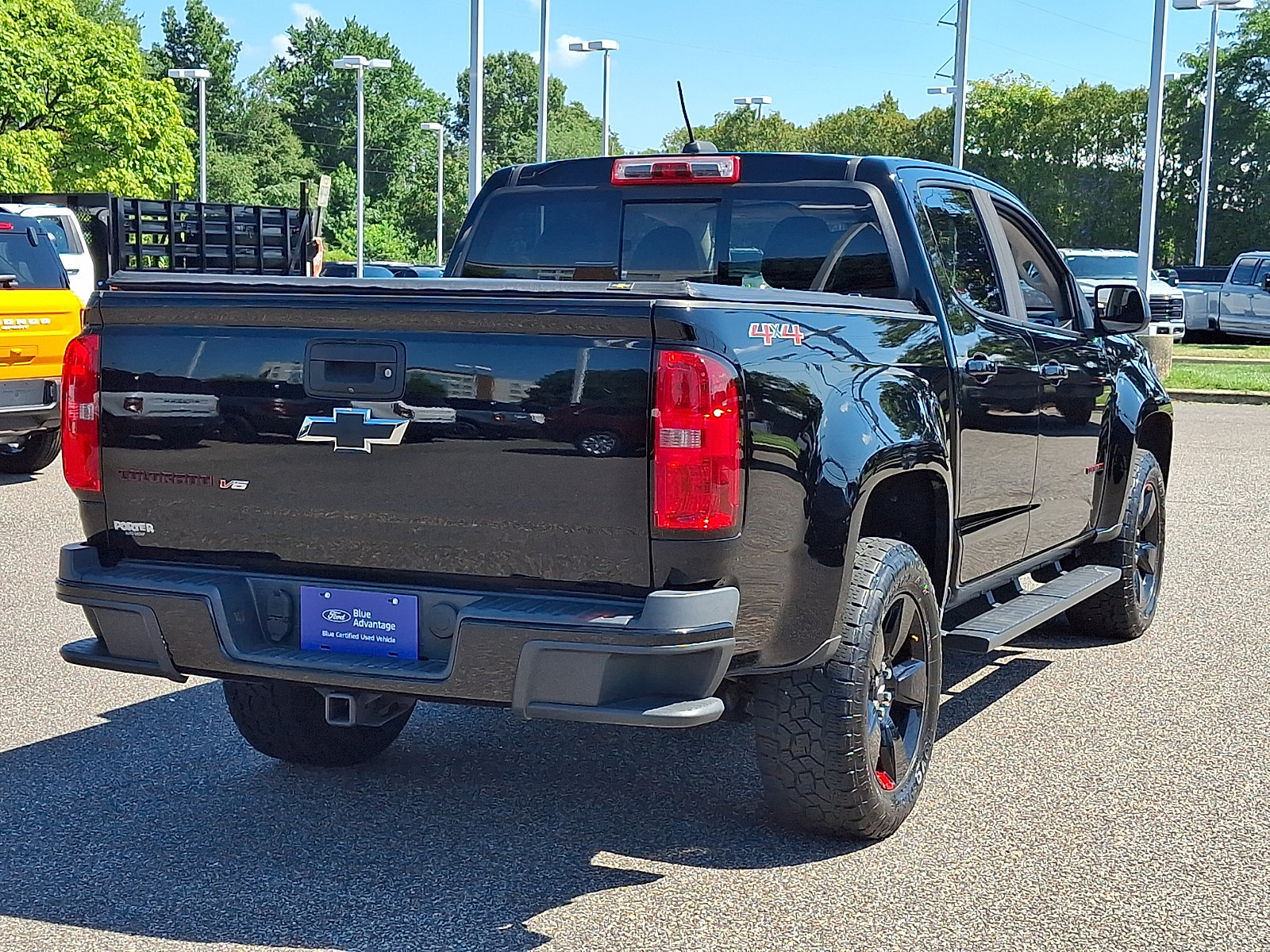 Used 2019 Chevrolet Colorado LT w/ Redline Special Edition AWD/4WD image 10