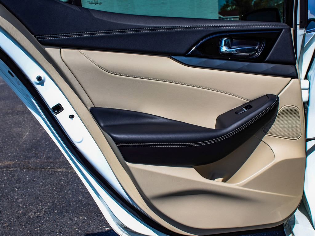 Used 2020 Nissan Maxima 3.5 SV w/ Floor Mat Group FWD image 11